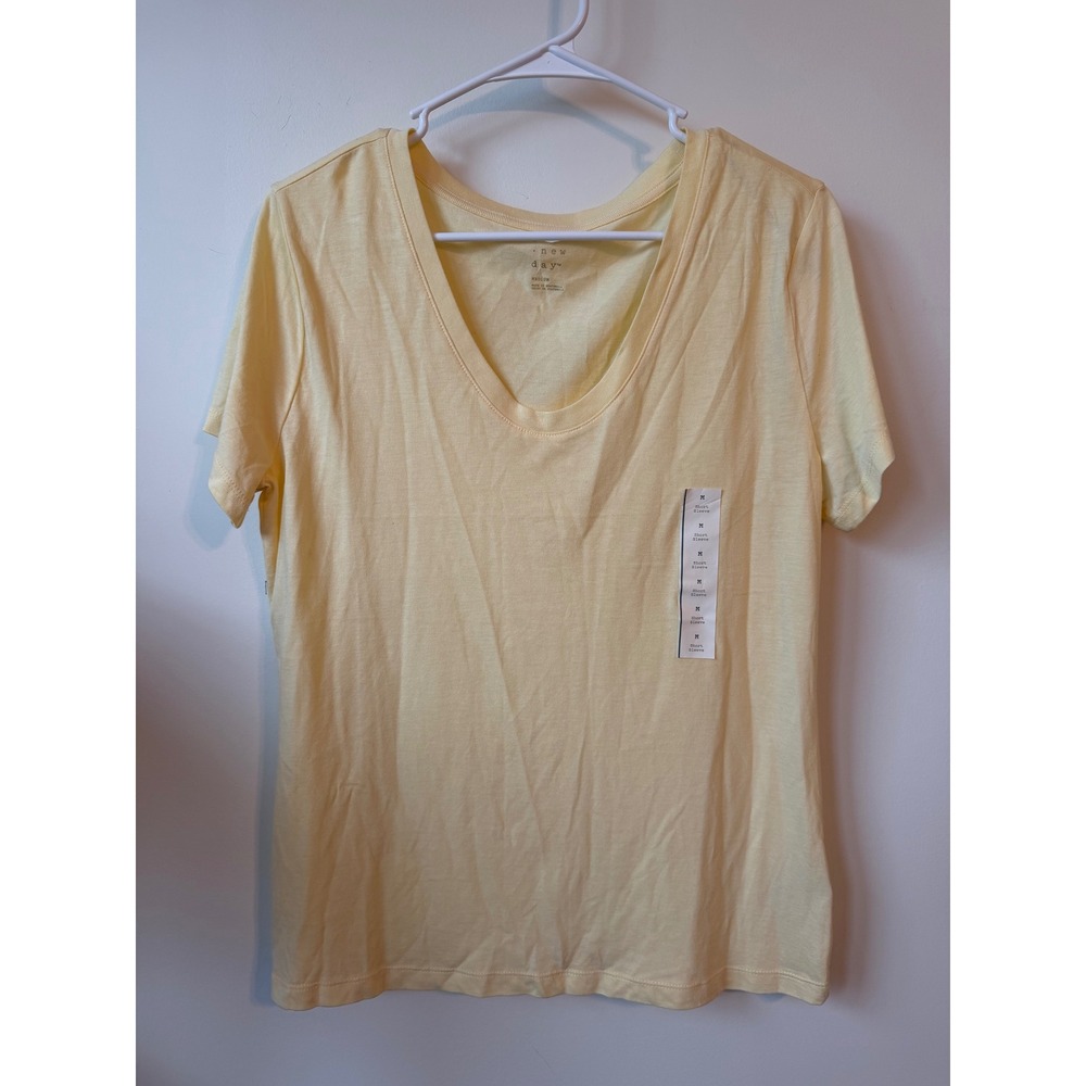 A New Day Womens V-Neck Short Sleeve T-Shirt Pale Yellow Medium